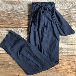 2/15$ 🌿 Zara Tied Paper bag waist pants